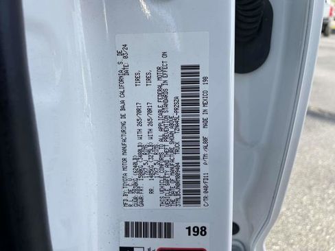 Used 2024 Toyota Tacoma TRD Off-Road AWD/4WD image 32