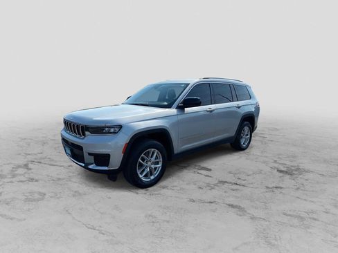 Used 2022 Jeep Grand Cherokee L Laredo w/ Luxury Tech Group I AWD/4WD image 4