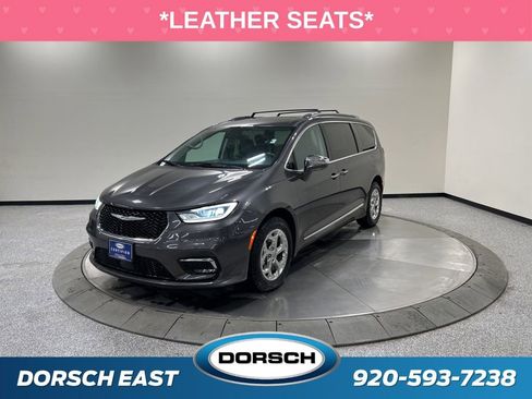 Used 2021 Chrysler Pacifica Limited image 1