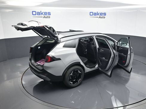 New 2026 Kia Sportage EX w/ EX Panorama Roof Package FWD image 59