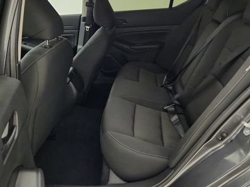 Used 2024 Nissan Altima 2.5 SV FWD image 18
