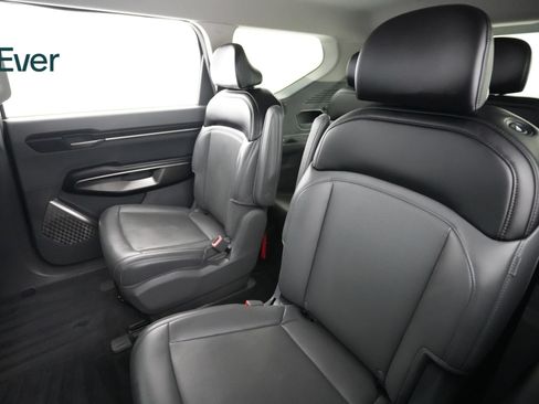 Used 2024 Kia EV9 Light Long Range RWD image 24