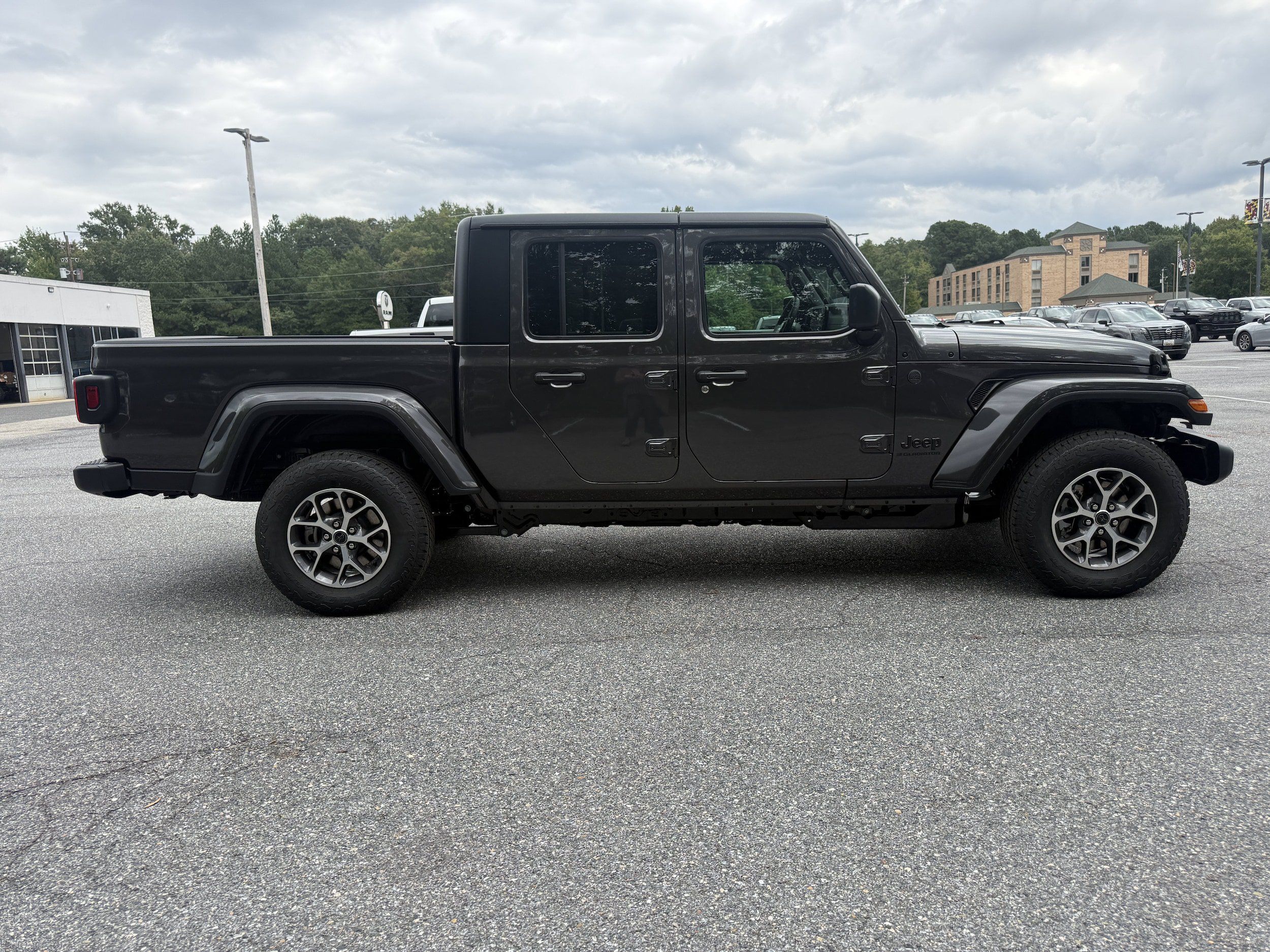 New 2027 Jeep Gladiator Sport AWD/4WD image 9