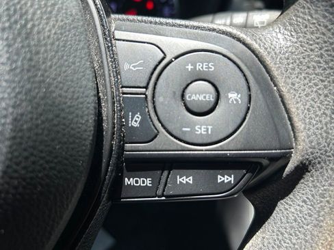 Used 2020 Toyota RAV4 XLE FWD image 19