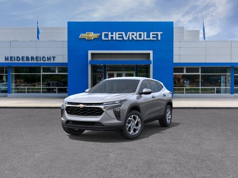 New 2026 Chevrolet Trax LS w/ LS Convenience Package FWD image 32