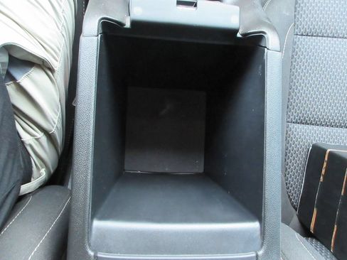 Used 2023 GMC Acadia SLE w/ Driver Convenience Package FWD image 26