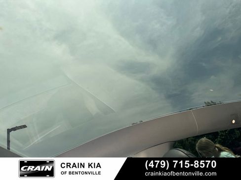 Used 2022 Tesla Model Y Long Range AWD/4WD image 18