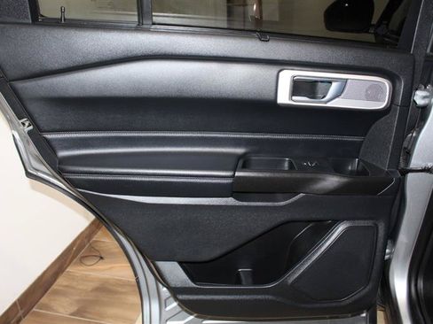 Used 2020 Ford Explorer Limited RWD image 37