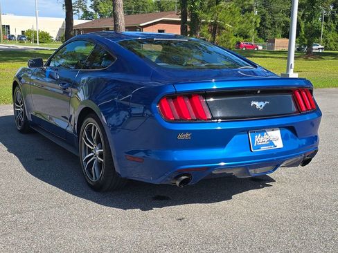 Used 2017 Ford Mustang Coupe RWD image 3