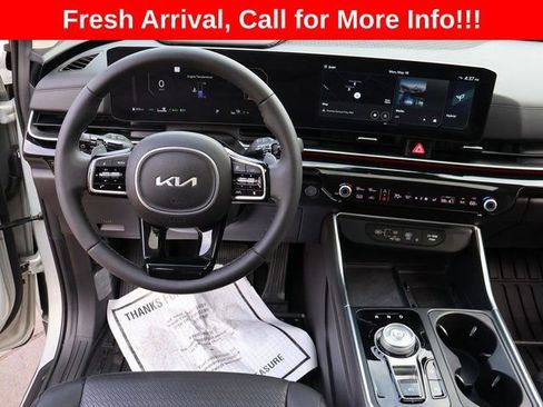 Used 2025 Kia Carnival SX Prestige FWD image 23