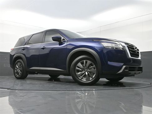 Used 2022 Nissan Pathfinder S image 23