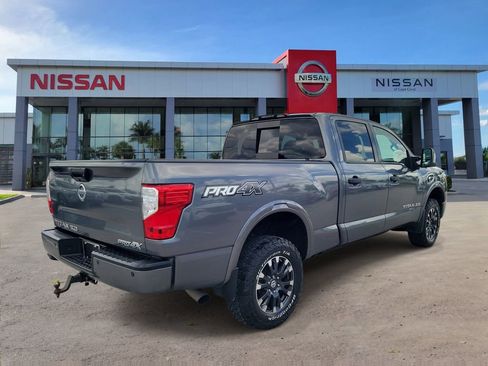 Used 2019 Nissan Titan PRO-4X w/ Pro-4x Convenience Package AWD/4WD image 4