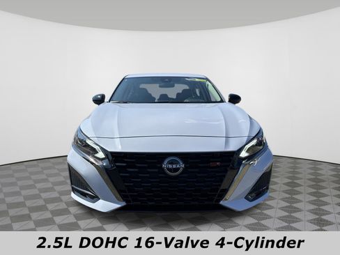 Used 2025 Nissan Altima 2.5 SR image 12