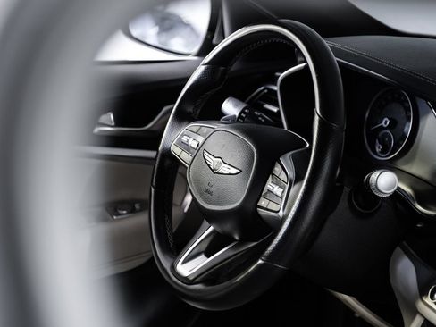 Used 2024 Genesis G70 2.5T RWD image 13
