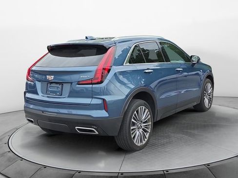 Used 2025 Cadillac XT4 Premium Luxury w/ Cold Weather Package FWD image 5