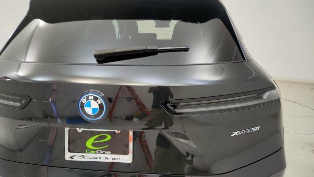 Used 2024 BMW iX xDrive50 w/ Premium Package AWD/4WD image 26
