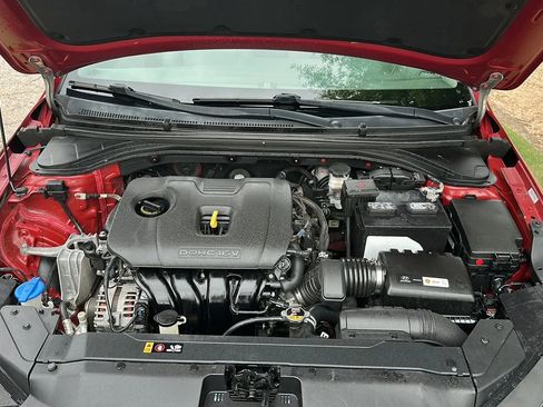 Used 2019 Hyundai Elantra Value Edition FWD image 9