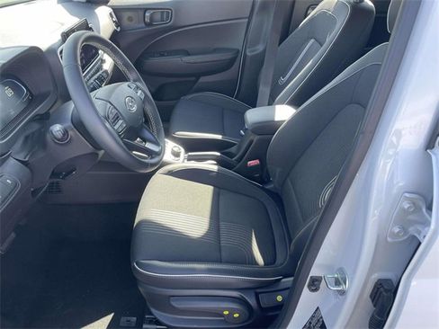 Certified 2025 Hyundai Venue Limited image 11