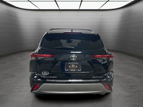New 2026 Toyota Highlander Platinum image 25