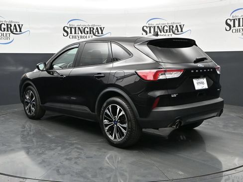 Used 2022 Ford Escape SE w/ SE Sport Appearance Package FWD image 6