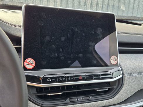 Certified 2024 Jeep Compass Latitude image 15