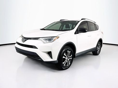 Used 2017 Toyota RAV4 LE image 3