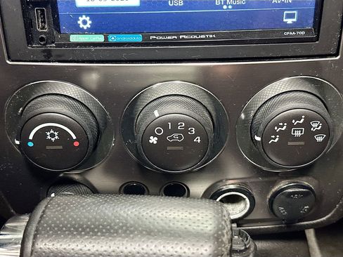 Used 2006 HUMMER H3 w/ Chrome Appearance Package AWD/4WD image 16