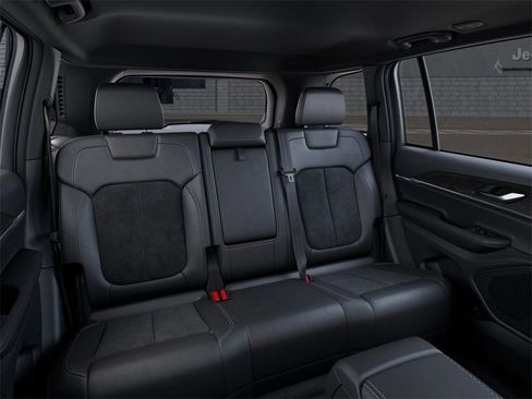 New 2026 Jeep Grand Cherokee Altitude RWD image 15