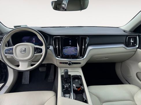 Used 2023 Volvo S60 B5 Plus image 11