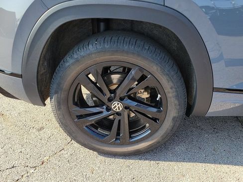 Used 2025 Volkswagen Atlas Cross Sport SEL R-Line AWD/4WD image 7