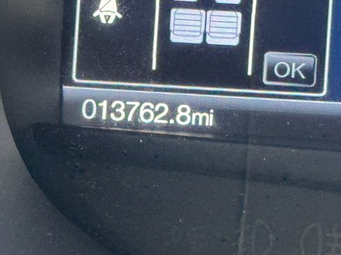 Used 2024 Ford Edge SE image 14