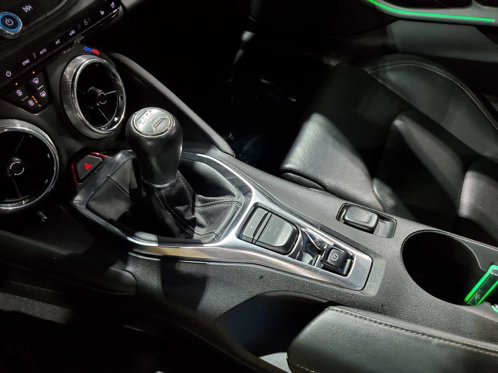 Used 2016 Chevrolet Camaro LT RWD image 26