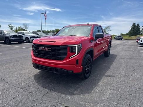 Used 2023 GMC Sierra 1500 Elevation AWD/4WD image 7