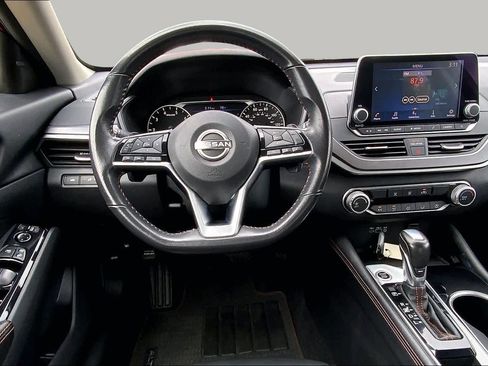 Used 2024 Nissan Altima 2.5 SR FWD image 6