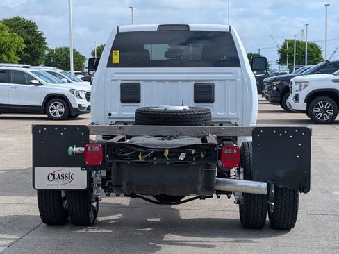 Used 2024 RAM 5500 Tradesman w/ Chrome Appearance Group image 5