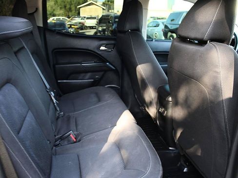 Used 2021 Chevrolet Colorado LT AWD/4WD image 18