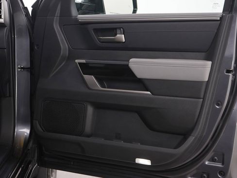 Used 2025 Toyota Tundra Limited image 9