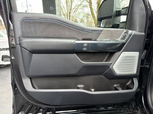 Certified 2025 Ford F350 Platinum image 18