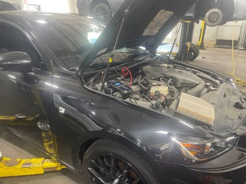 Used 2017 Lexus IS 200t F Sport w/ F Sport Package RWD image 39