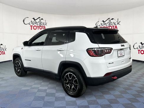 Used 2025 Jeep Compass Trailhawk image 5