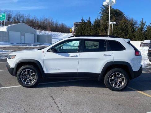 Used 2022 Jeep Cherokee Trailhawk w/ Sun, Sound & Nav Group image 2