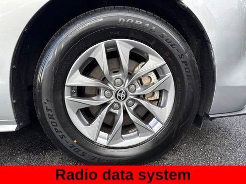 Used 2023 Toyota Sienna LE image 11