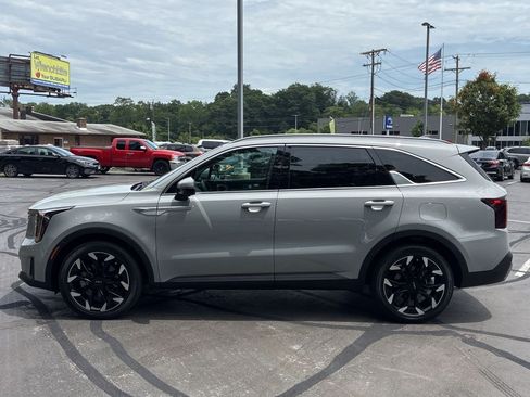 Used 2025 Kia Sorento SX FWD image 6