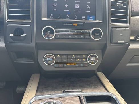 Used 2019 Ford Expedition Limited w/ Equipment Group 301A RWD image 39