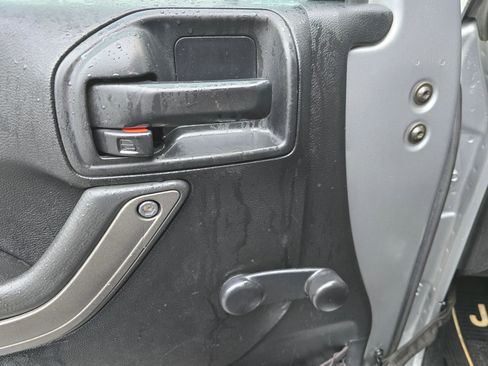 Used 2016 Jeep Wrangler Unlimited Sport image 26