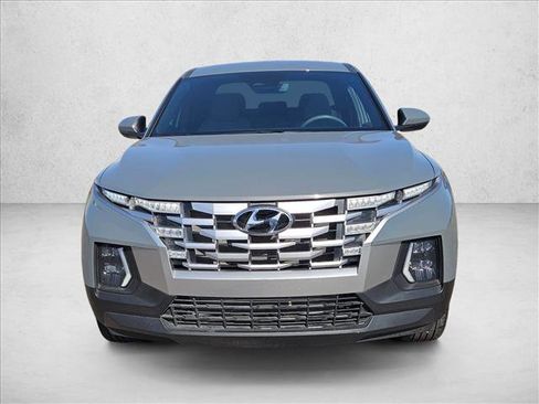 Used 2024 Hyundai Santa Cruz SE FWD image 2