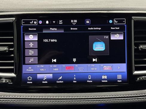 Used 2023 Chrysler Pacifica Limited w/ Uconnect Theater Family Group image 22