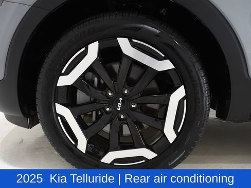 Used 2025 Kia Telluride S AWD/4WD image 6