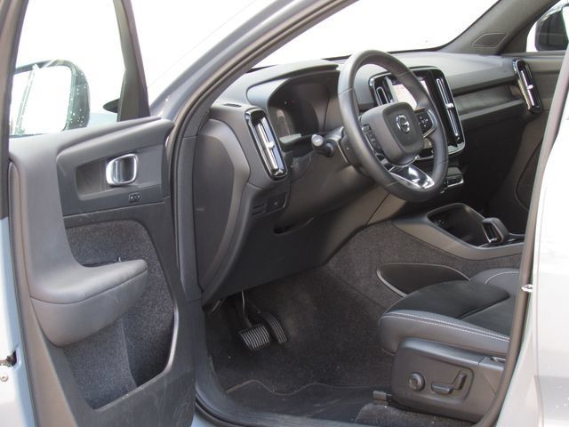 Used 2023 Volvo C40 P8 Recharge Plus w/ Climate Package AWD/4WD image 9