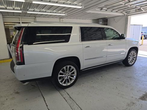 Used 2018 Cadillac Escalade ESV Premium Luxury AWD/4WD image 6